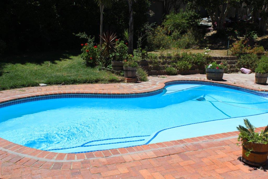 Hout Bay Martini Seat Hout Bay Sparkling-clean-pool-after-renovation-and-application-of-new-fibreglass-lining
