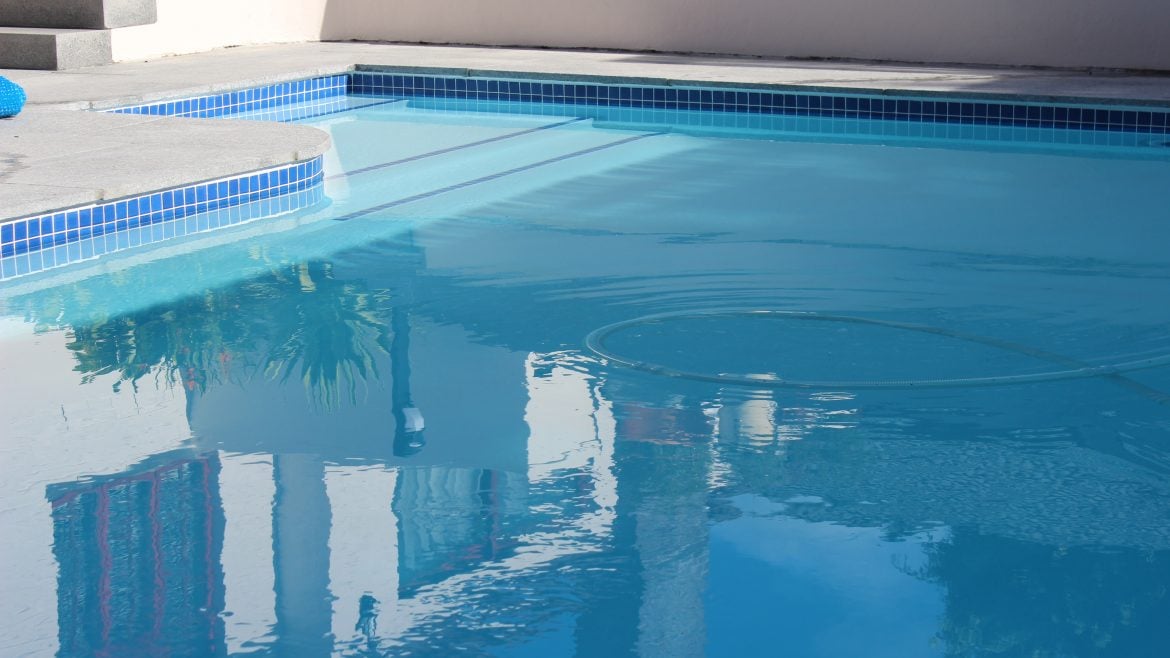 Barbarossa Pool-servicing-with-automatic-pool-cleaning-equipment